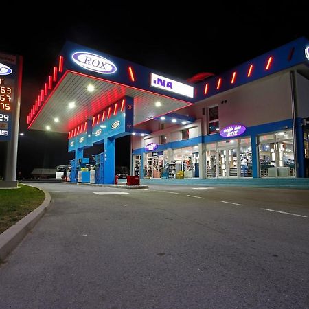 Rox Motel Modrica Dış mekan fotoğraf